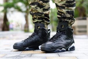 Alternative view of Giày Nike Air Jordan 6 Retro Black Cat 384665-020