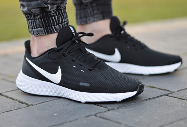 Giày Nike Revolution 5 'Black White' BQ3204-002 - Ảnh 4