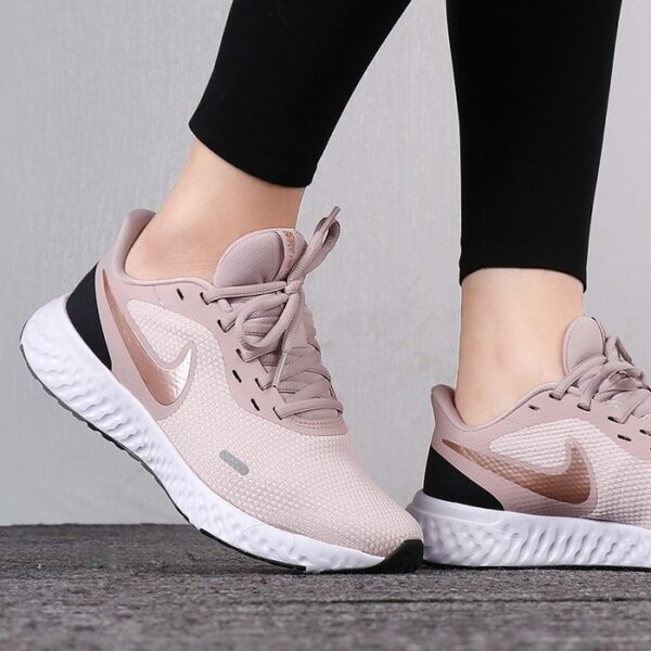 Giày Nike Wmns Revolution 5 'Barely Rose' BQ3207-600 - Ảnh 2