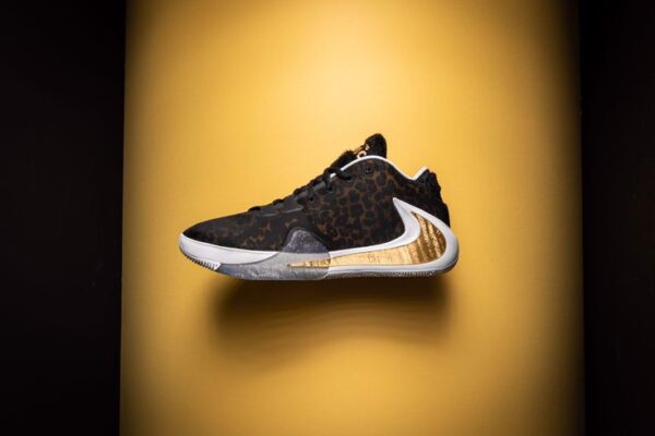 Giày Nike Paramount Pictures x Zoom Freak 1 'Coming To America' BQ5422-900 - Ảnh 3