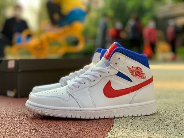 Giày Nike Air Jordan 1 Mid 'White Red Royal' BQ6472-164 - Ảnh 7