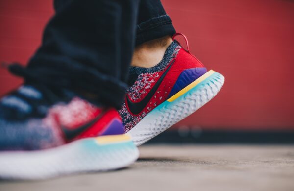 Giày Nike Epic React Flyknit 2 Black Hyper 'Jade University Red' BQ8928-007 - Ảnh 3