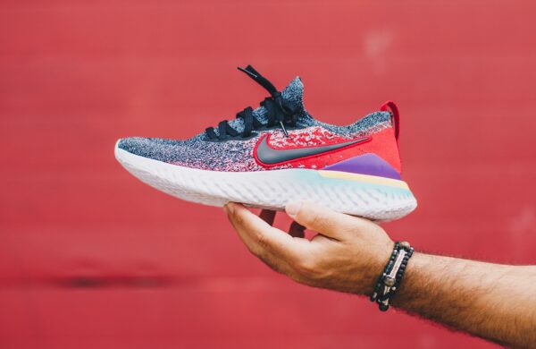 Giày Nike Epic React Flyknit 2 Black Hyper 'Jade University Red' BQ8928-007 - Ảnh 2