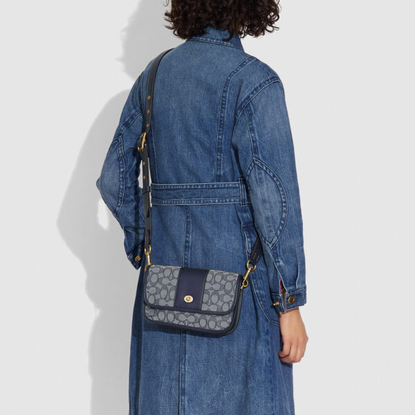 Túi Coach Dinky 23 In Signature Jaccquard C2673 OLNAV - Ảnh 4