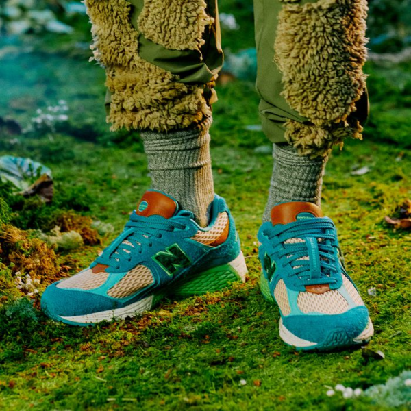 Giày New Balance Salehe Bembury x 2002R 'Water Be The Guide' ML2002RJ - Ảnh 2