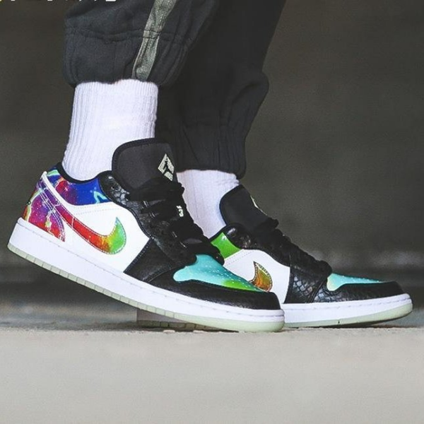 Giày Nike Air Jordan 1 Low 'Galaxy' CW7309-090 - Ảnh 2