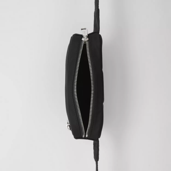 Túi Burberry Small Logo Print Nylon Cannon Black - Ảnh 4