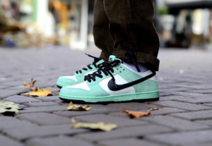 Alternative view of Giày Nike SB Dunk Low 'Sea Crystal' 819674-301