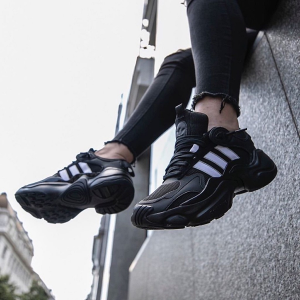 Giày Adidas Wmns Magmur Runner 'Black White' EE5141 - Ảnh 2