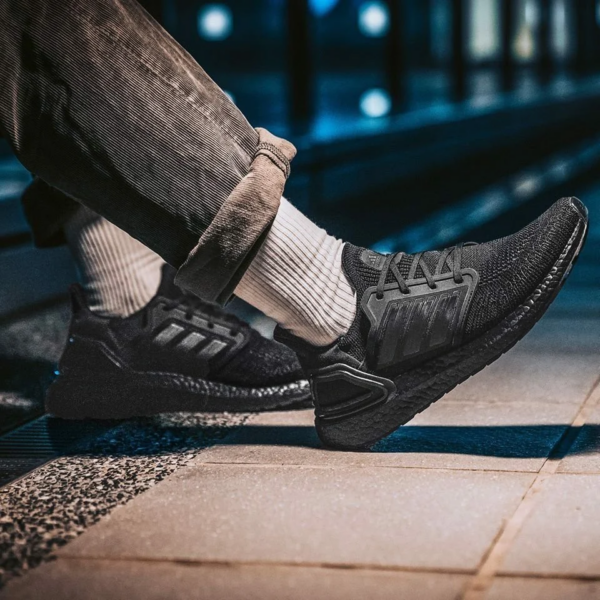 Giày Adidas UltraBoost 20 J 'Triple Black' FW9800 - Ảnh 7