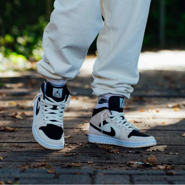 Giày Nike Air Jordan 1 Mid 'Barely Orange' (W) BQ6472-800 - Ảnh 6
