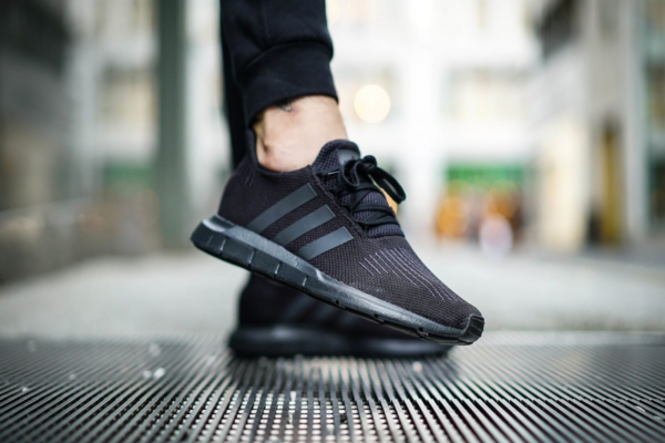 Giày Adidas Swift Run Triple Black CG6268 - Ảnh 4