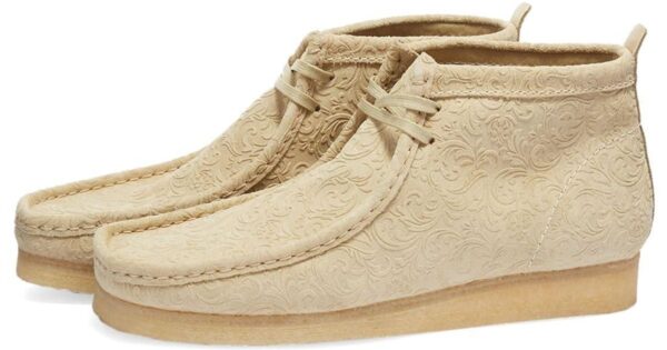 Giay Clarks x END Wallabee Boots 'Maple Floral' 261-63445