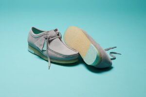 Giay Clarks Wallabee 'Grey Combination' 261-60202