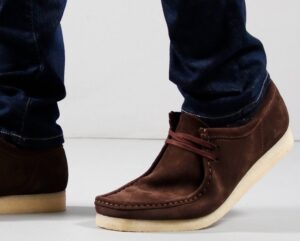 Giay Clarks Wallabee 'Dark Brown Suede' 261-56606