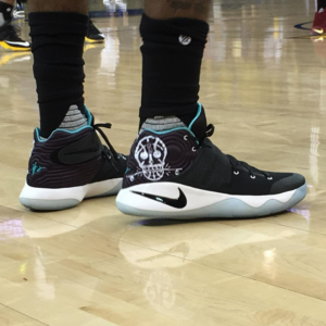 Alternative view of Giày Nike Kyrie 2 'Skateboard' 826673-001