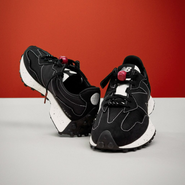 Giày New Balance ColorsxStudios x 327 'Black Rumba Red' MS327CT - Ảnh 4