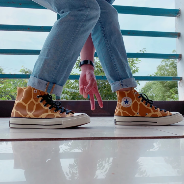 Giày Converse Chuck 70 High Giraffe Print 163410C - Ảnh 2
