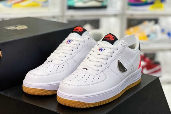 Giày Nike NBA x Air Force 1 '07 LV8 'White Bright Crimson' CT2298-101 - Ảnh 2