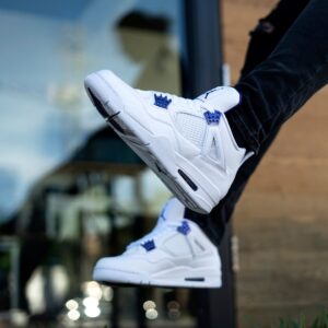 Alternative view of Giày Nike Air Jordan 4 Retro Metallic Purple CT8527-115