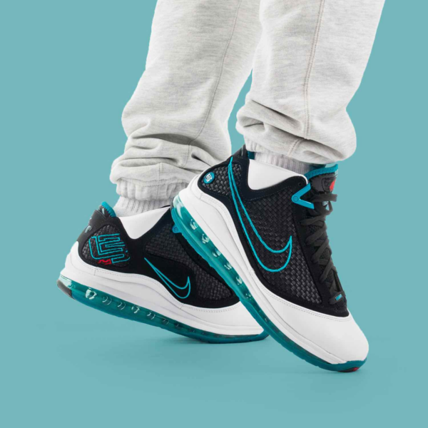 Giày Nike Air Max LeBron 7 Retro QS 'Red Carpet' 2019 CU5133-100 - Ảnh 2
