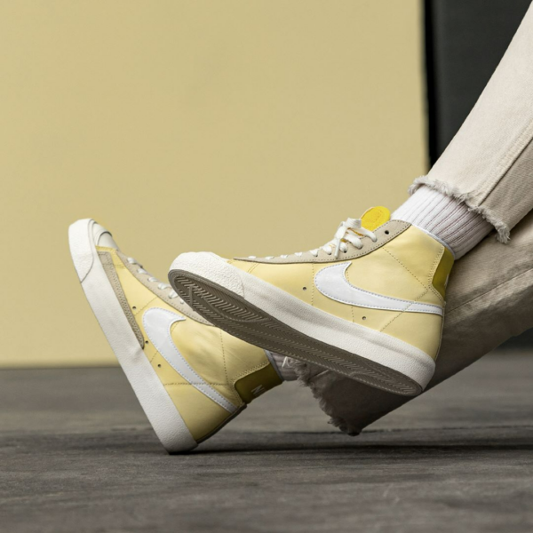 Giày Nike Wmns Blazer Mid '77 'Bicycle Yellow' CZ0363-700 - Ảnh 3