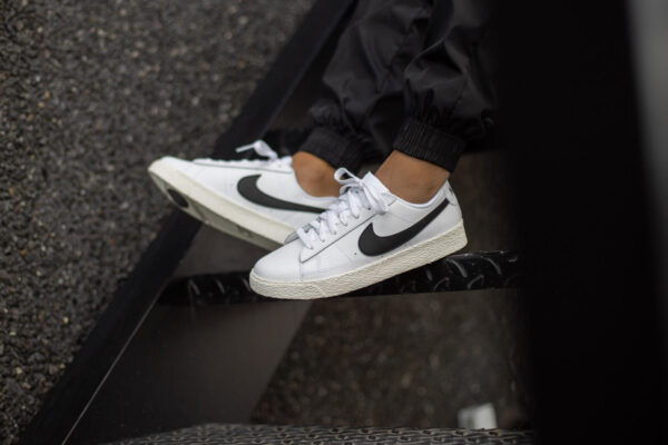 Giày Nike Blazer Low GS 'White Black' CZ7576-103 - Ảnh 4