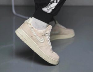 Alternative view of Giày Nike Stussy x Nike Air Force 1 Low 'Fossil' CZ9084-200