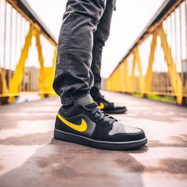 Giày Nike Air Jordan 1 Low 'Black University Gold' 553558-071 - Ảnh 2