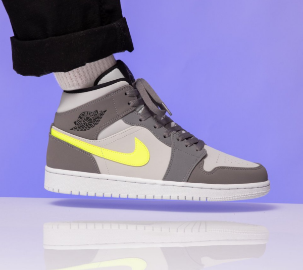 Giày Nike Air Jordan 1 Mid 'Gun Smoke Volt' 554724-072 - Ảnh 4