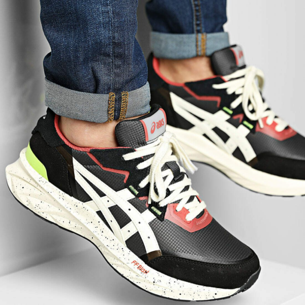 Giay Asics Tarther Blast Black White Green 1201A066-021