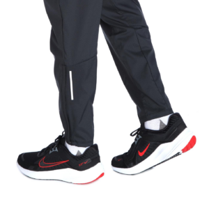 Giay Nike Quest 5 'Black University Red' DD0204-004