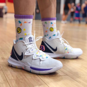 Alternative view of Giày Nike Kyrie 5 'Have A Nike Day' AQ2456-101