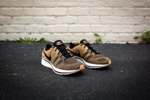 Alternative view of Giày Nike Flyknit Trainer 'Golden Beige'  AH8396-203