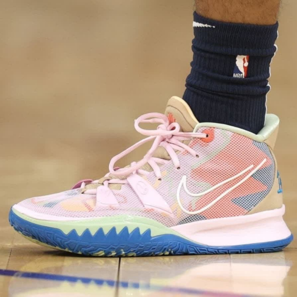 Giày Nike Kyrie 7 '1 World 1 People Pink' CQ9326-600 - Ảnh 2