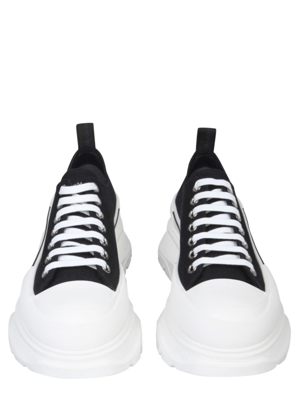 Giày Alexander McQueen Tread Slick Lace Up 'Black White' 604257-W4MV2-1070 - Ảnh 9