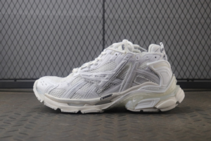 Alternative view of Giày Balenciaga Runner Sneaker 'White' 656065-W3RA1-9000