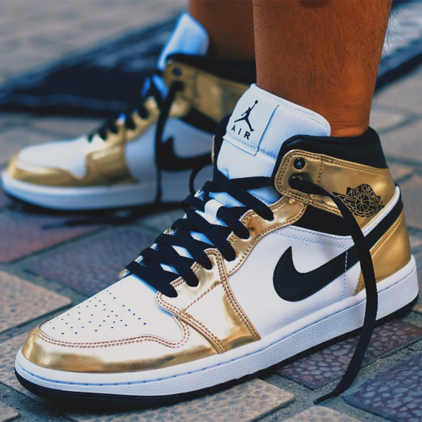 Giày Nike Air Jordan 1 Mid SE GS 'Metallic Gold' DC1420-700 - Ảnh 4