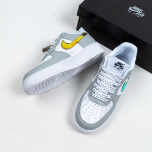Alternative view of Giày Nike Air Force 1 Metallic Summit White DC9029-100