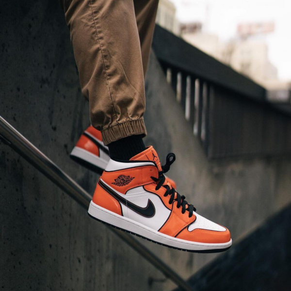 Giày Nike Air Jordan 1 Mid SE 'Turf Orange' DD6834-802 - Ảnh 2