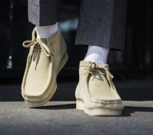 Giay Clarks Wallabee 'Maple Suede' 261-55545