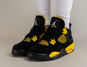 Giay Nike Air Jordan 4 Retro 2023 'Thunder' DH6927-017