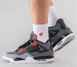 Alternative view of Giày Nike Air Jordan 4 Retro Infrared DH6927-061