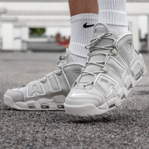 Alternative view of Giày Nike Air More Uptempo 'Light Bone' 921948-001