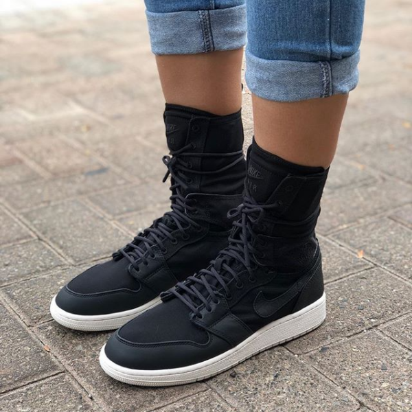 Giày Nike Wmns Air Jordan 1 Explorer XX 'Black Phantom' AQ7883-001 - Ảnh 2