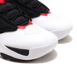 Giay Nike Air Jordan Max Aura 4 'Black Gym Red' DN3687-061