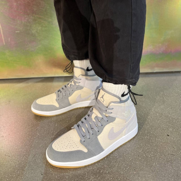 Giày Nike Air Jordan 1 Mid 'Coconut Milk Particle Grey' DN4281-100 - Ảnh 4
