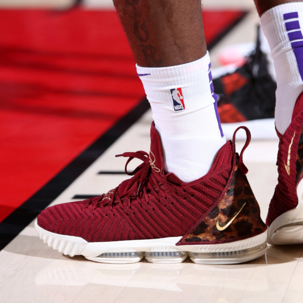 Giày Nike LeBron 16 GS 'King' AQ2465-601 - Ảnh 2