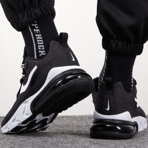 Giay Nike Air Max 270 React 'Black White' DJ0032-011