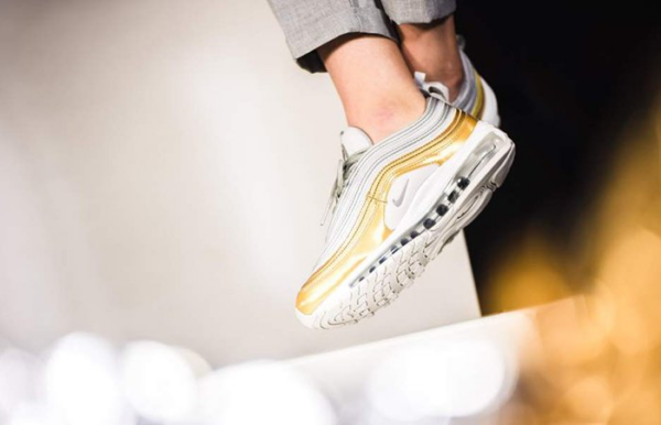 Giày Nike Air Max 97 'Vast Grey Metallic Gold' AQ4137-001 - Ảnh 6